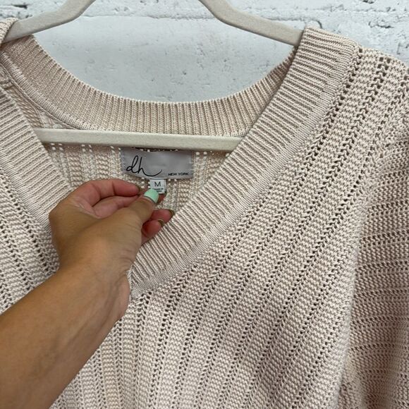 Cream V-Neck Knit Sweater DH - Size Medium Knit Sweater - WORN ONCE - Picture 3 of 4